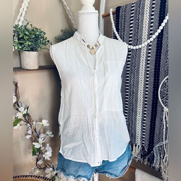 Burning Torch Bohemian White Button Down Sleeveless Oversized Pocket Blouse - Picture 4 of 12